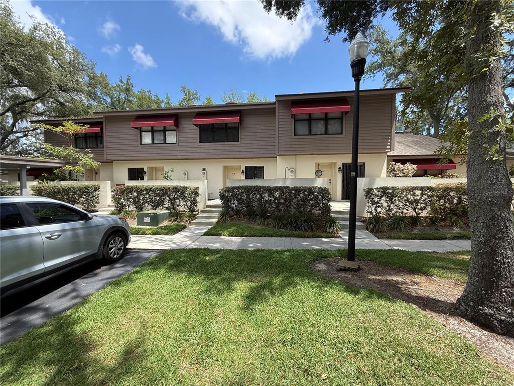 819 OAK PARK PLACE