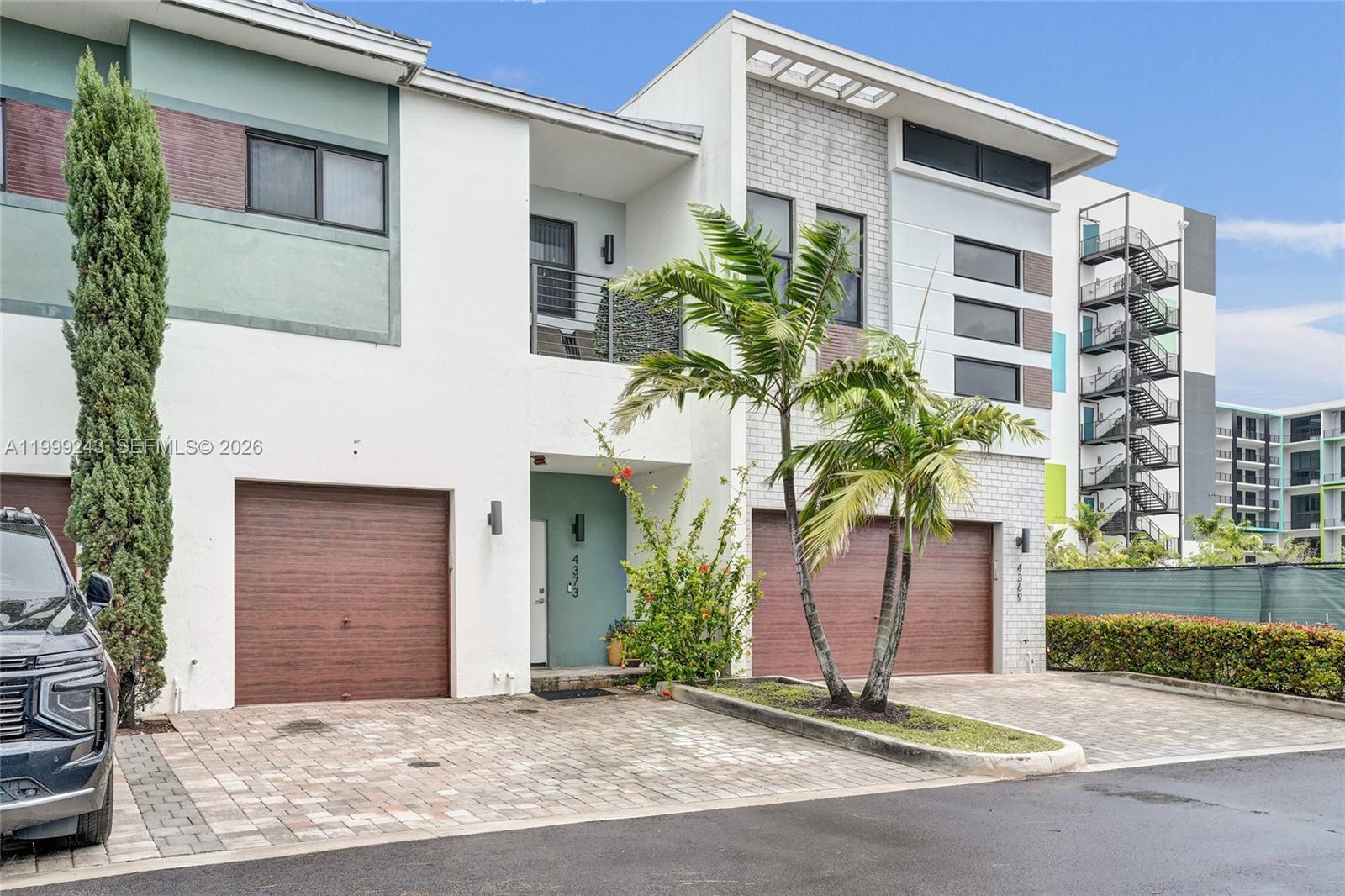 4373 NW 9th St, Plantation FL 33317