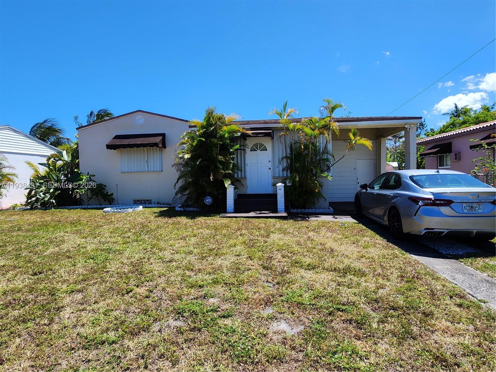 1846 Wiley St, Hollywood FL 33020