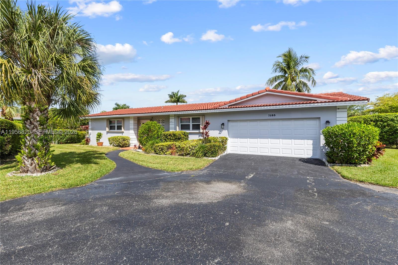 7185 E Tropical Way, Plantation FL 33317