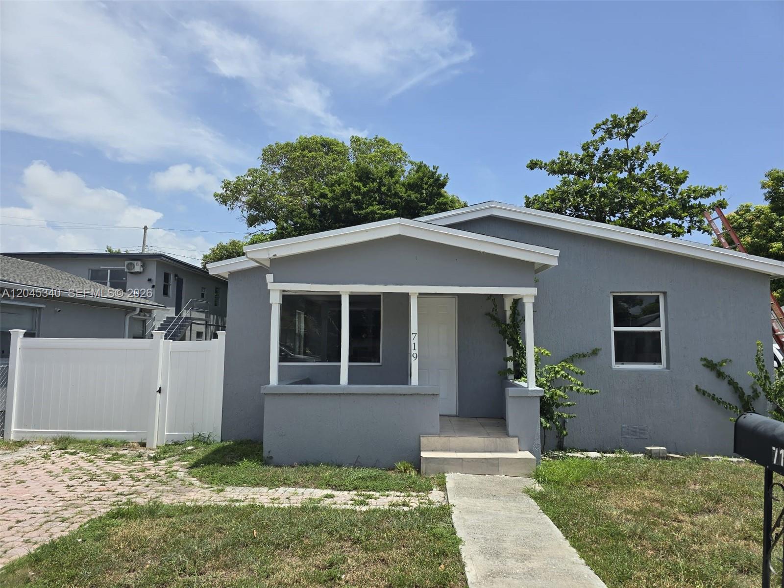 719 21st St, West Palm Beach FL 33407