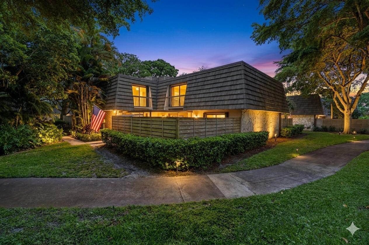 527 5th Terrace, Palm Beach Gardens FL 33418