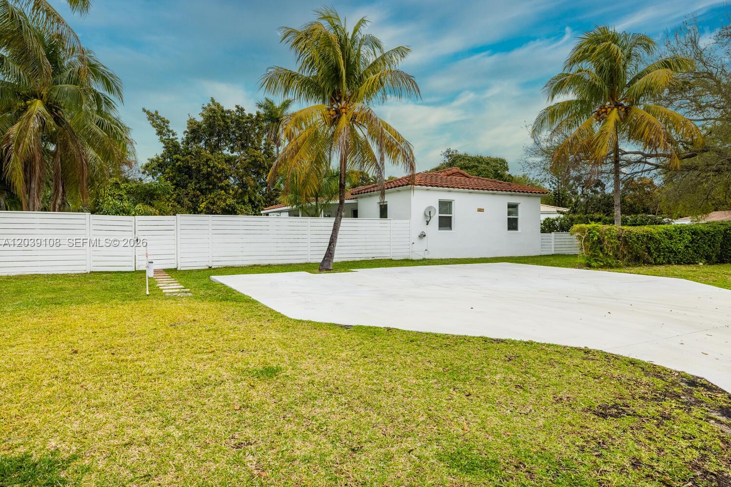 1029 NE 113 St, Biscayne Park FL 33161