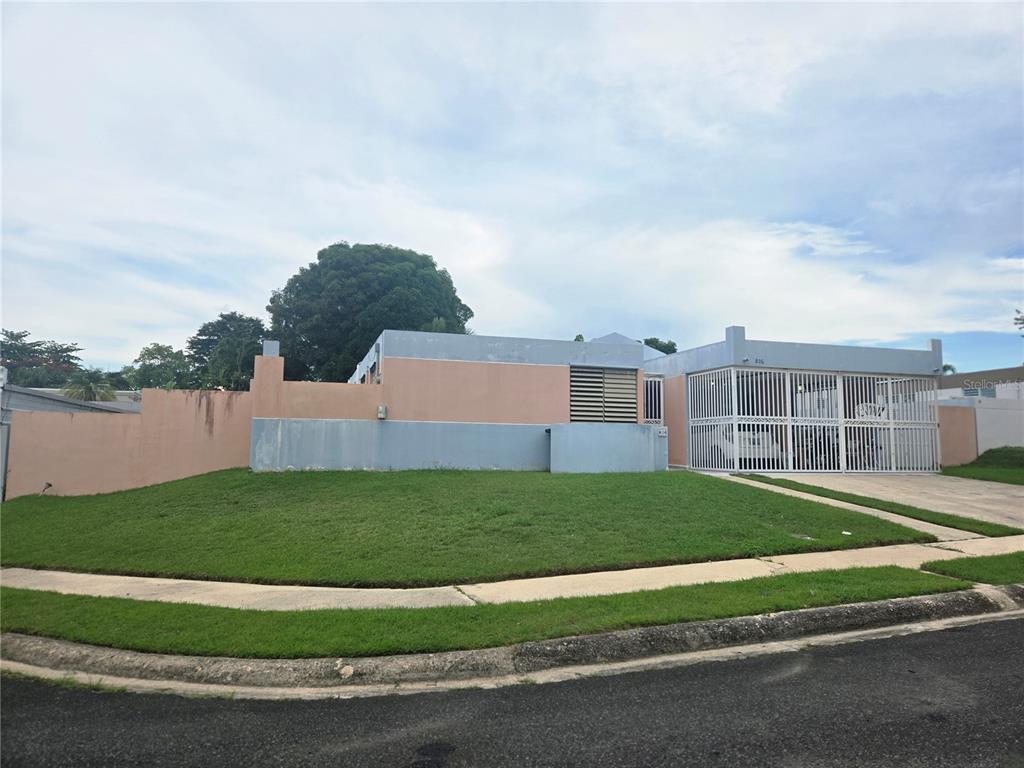 806 CAMINO DORADO