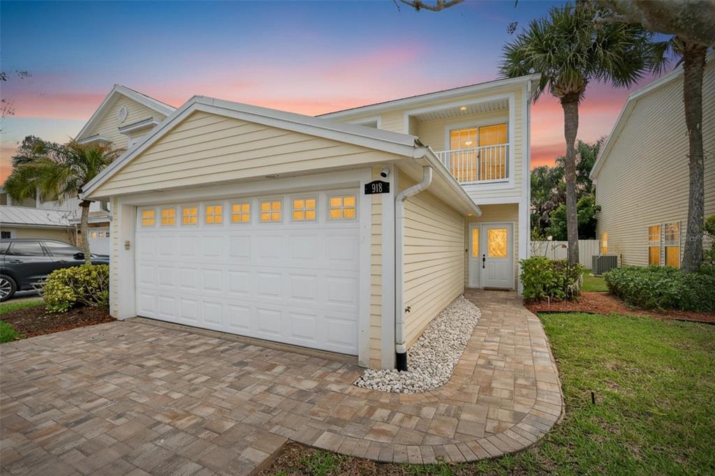 918 WOODBRIDGE COURT