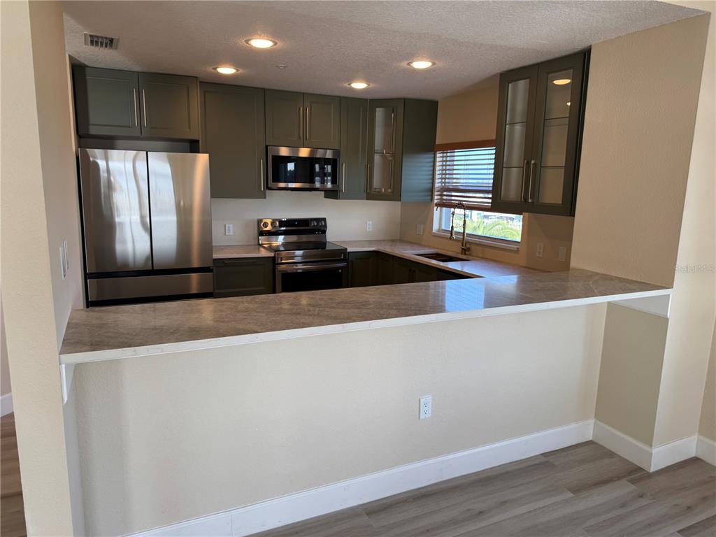423 150TH AVENUE UNIT 1501, MADEIRA BEACH, FL — photo 5 of 24