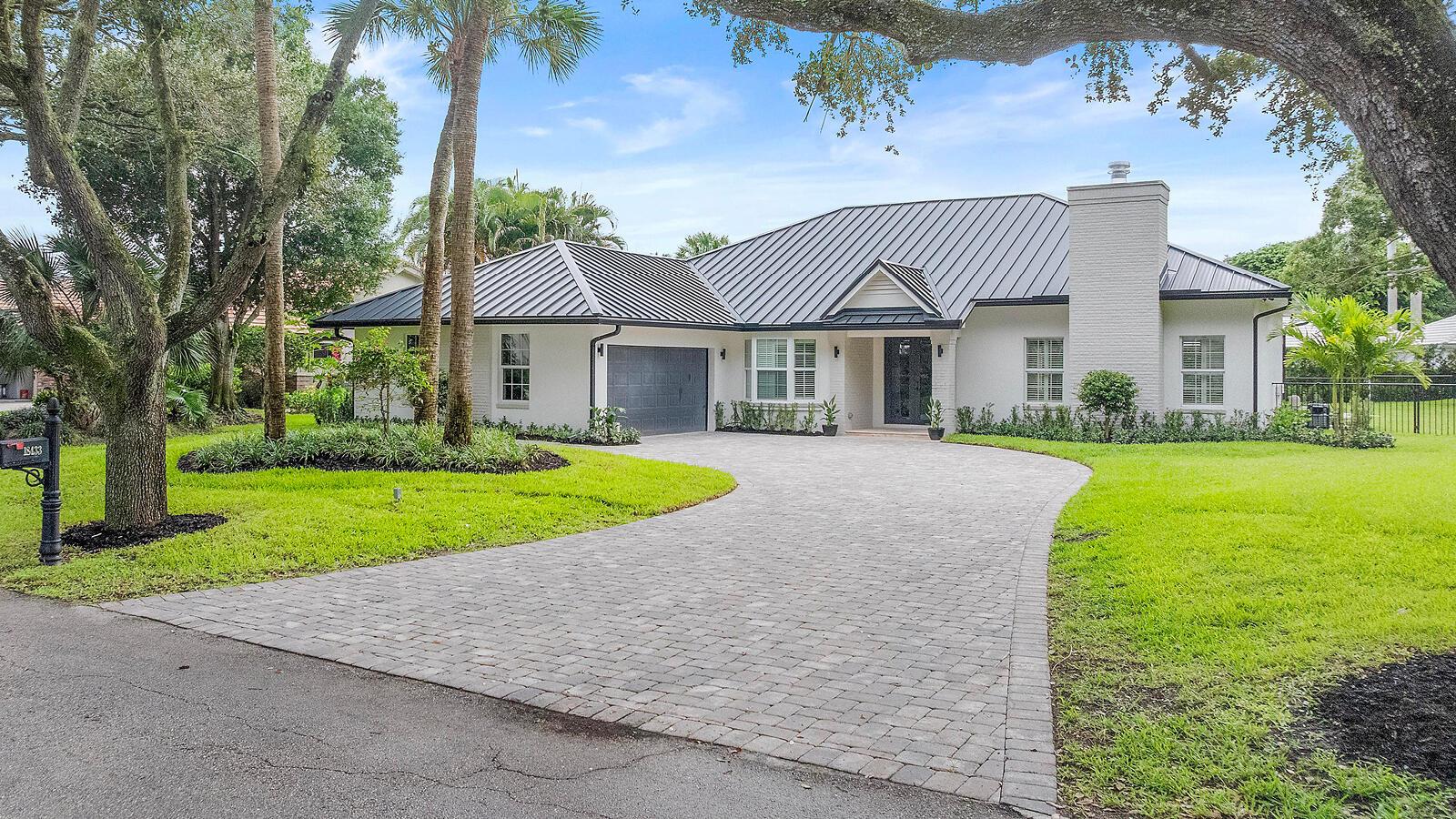 18433 SE Heritage Drive, Tequesta FL 33469
