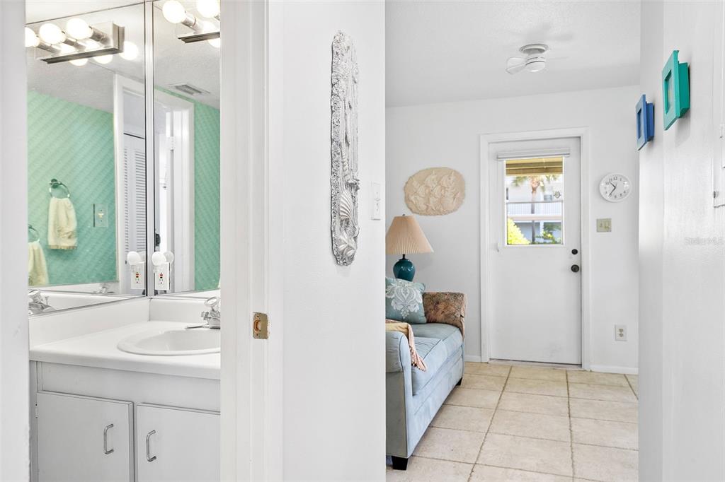 597 SUTTON PLACE, LONGBOAT KEY, FL — photo 3 of 30