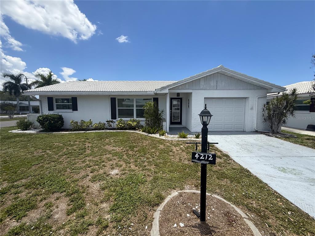 4212 NEIL LANE