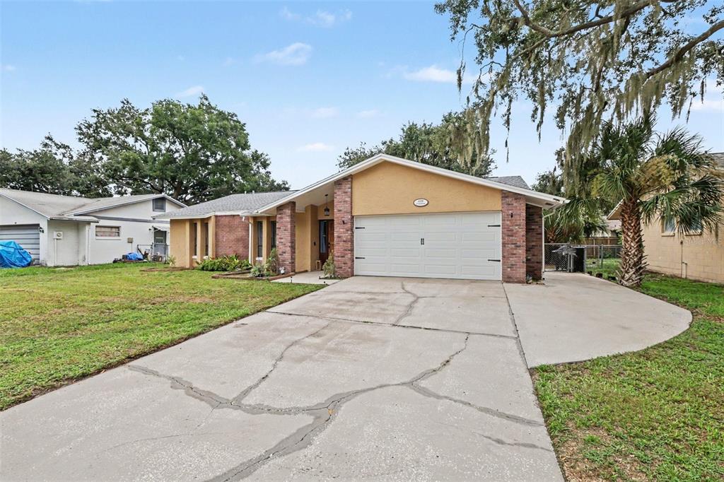 819 CROSSWINDS DRIVE, BRANDON, FL — photo 2 of 30