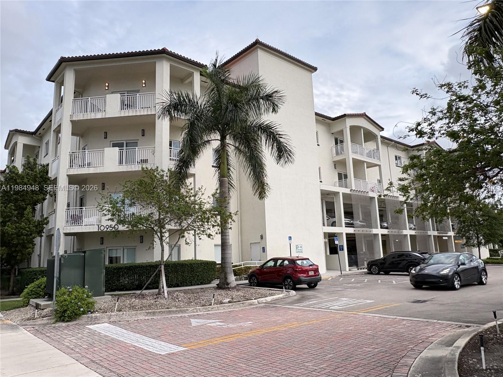 10950 NW 82nd St # 319, Doral FL 33178