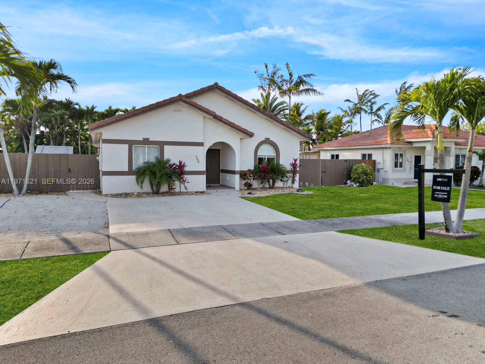 704 SE 14th Pl, Homestead FL 33033