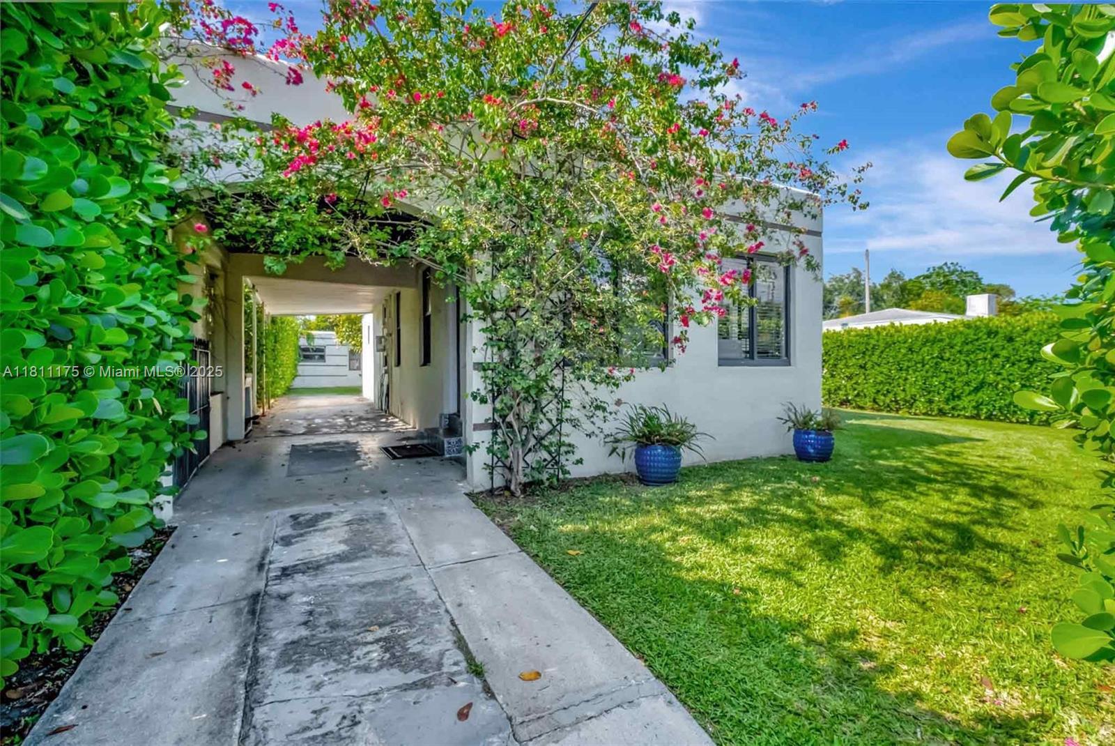 2763 NW 3rd St, Miami FL 33125