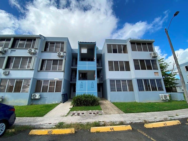 Apt 201 COND. ESTANCIAS DEL REY UNIT 201