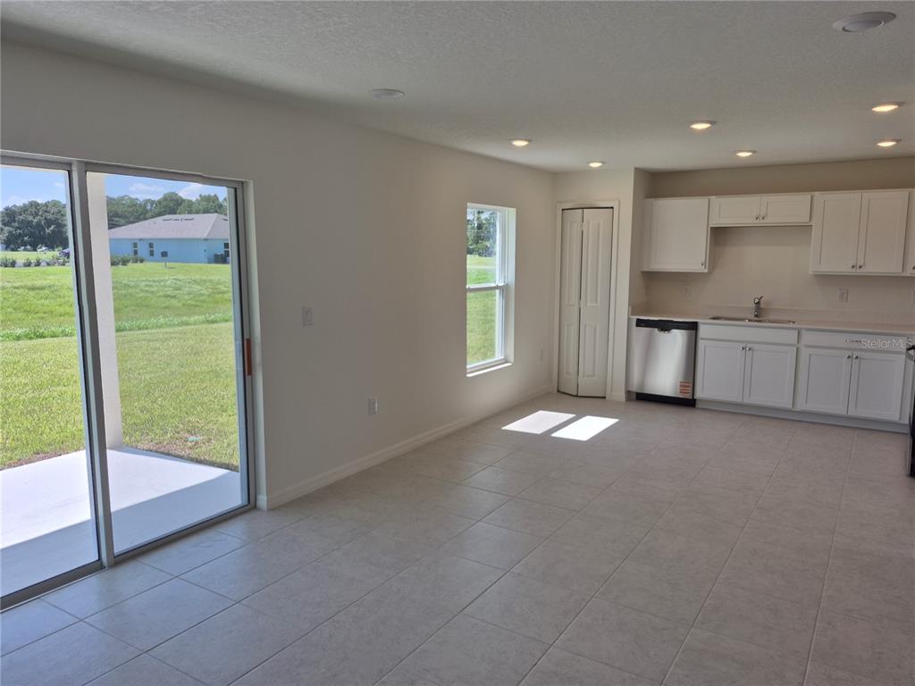 8810 PINE BARK WAY, WILDWOOD, FL — photo 4 of 7