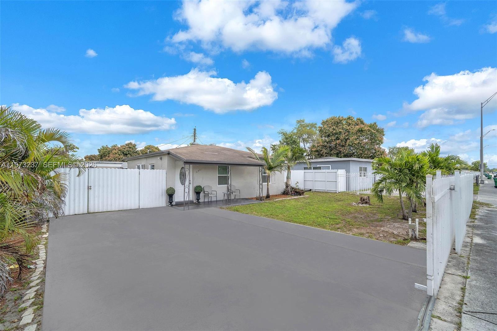 2521 NW 151st St, Miami Gardens FL 33054