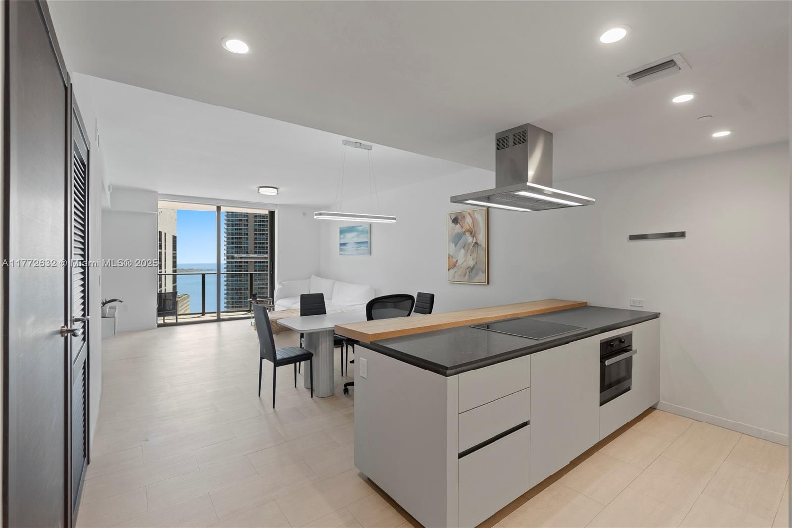 1000 Brickell Plaza # 4703, Miami FL 33131