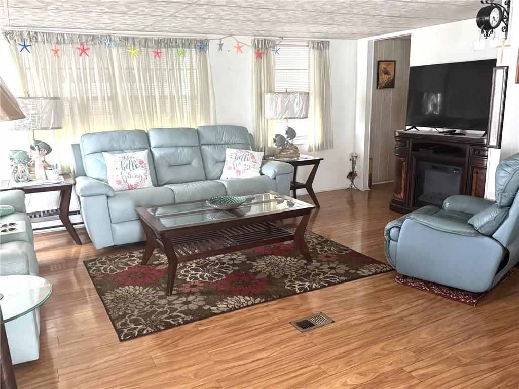 254 SOUTHWINDS DRIVE, SARASOTA, FL — photo 5 of 17