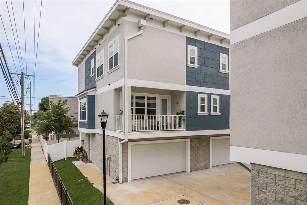 3702 W ROLAND STREET UNIT 2