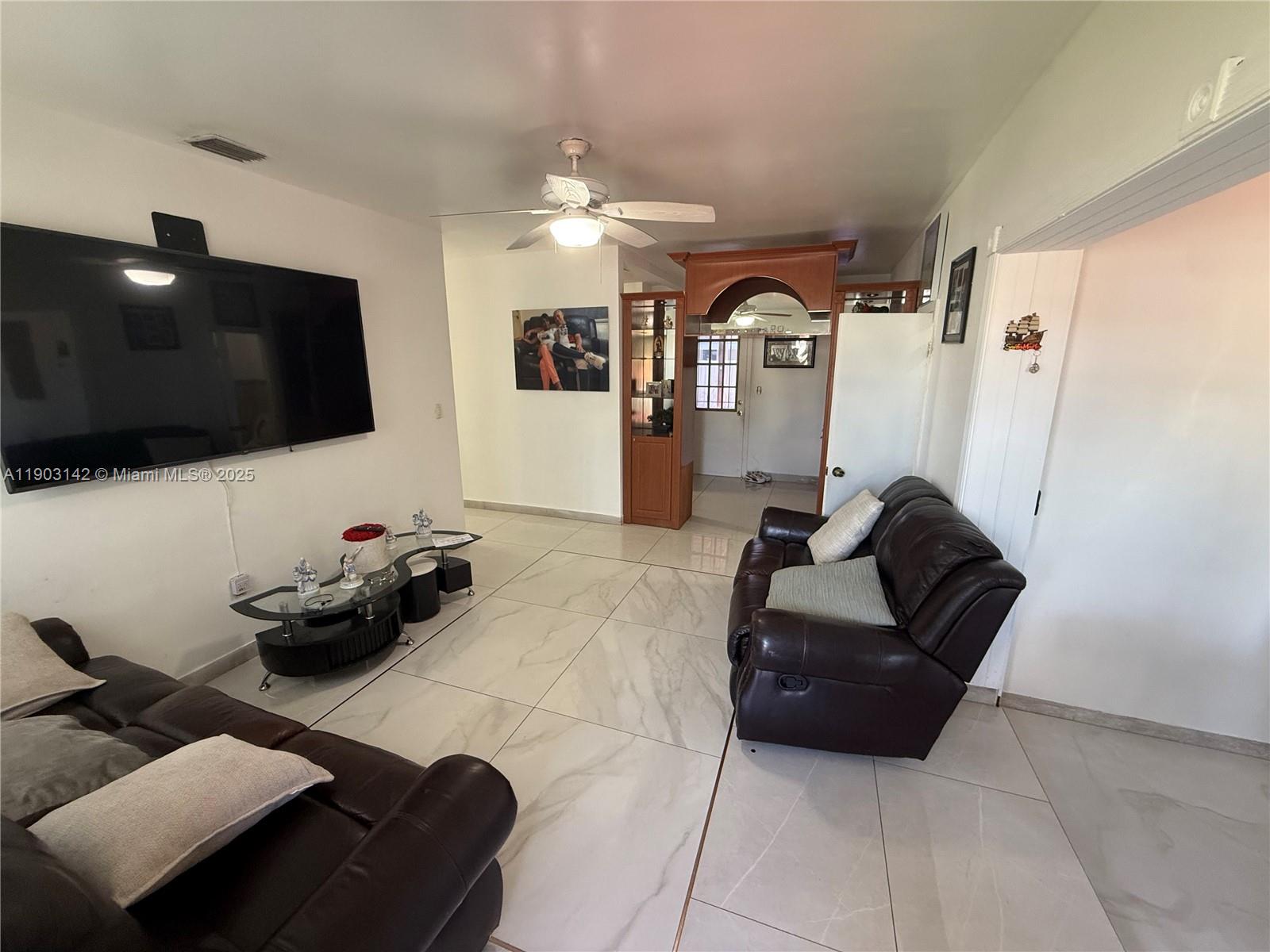 580 NW 185th St, Miami Gardens FL 33169