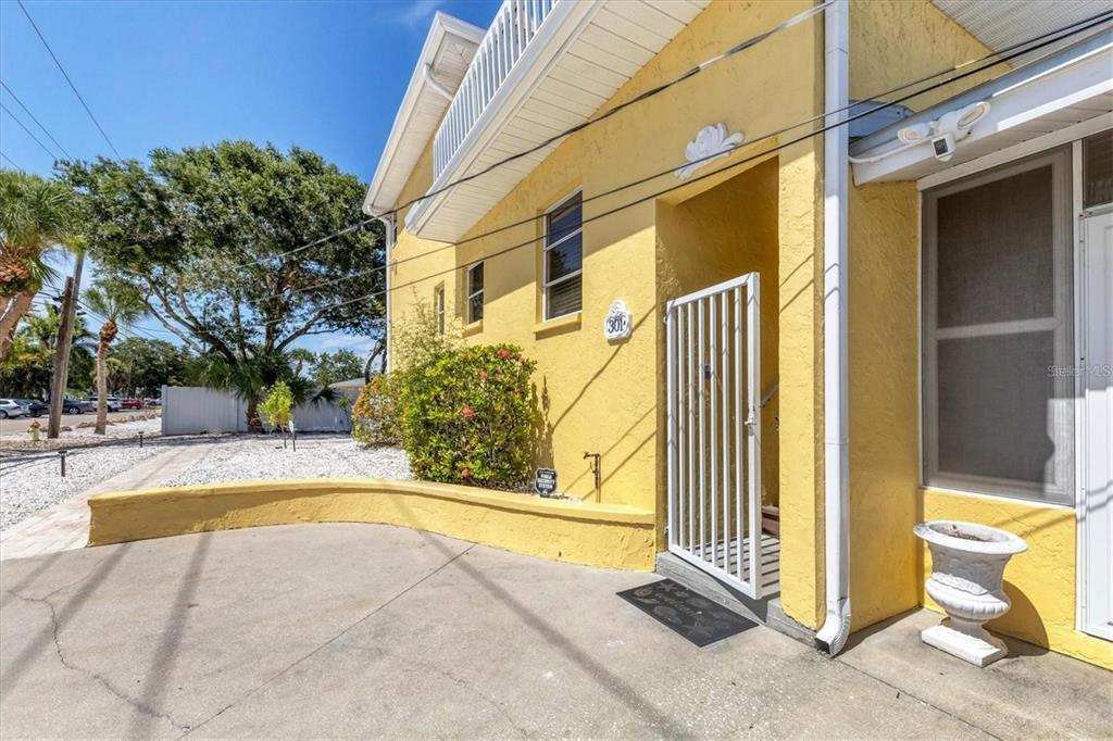 301 AVENIDA MADERA UNIT A