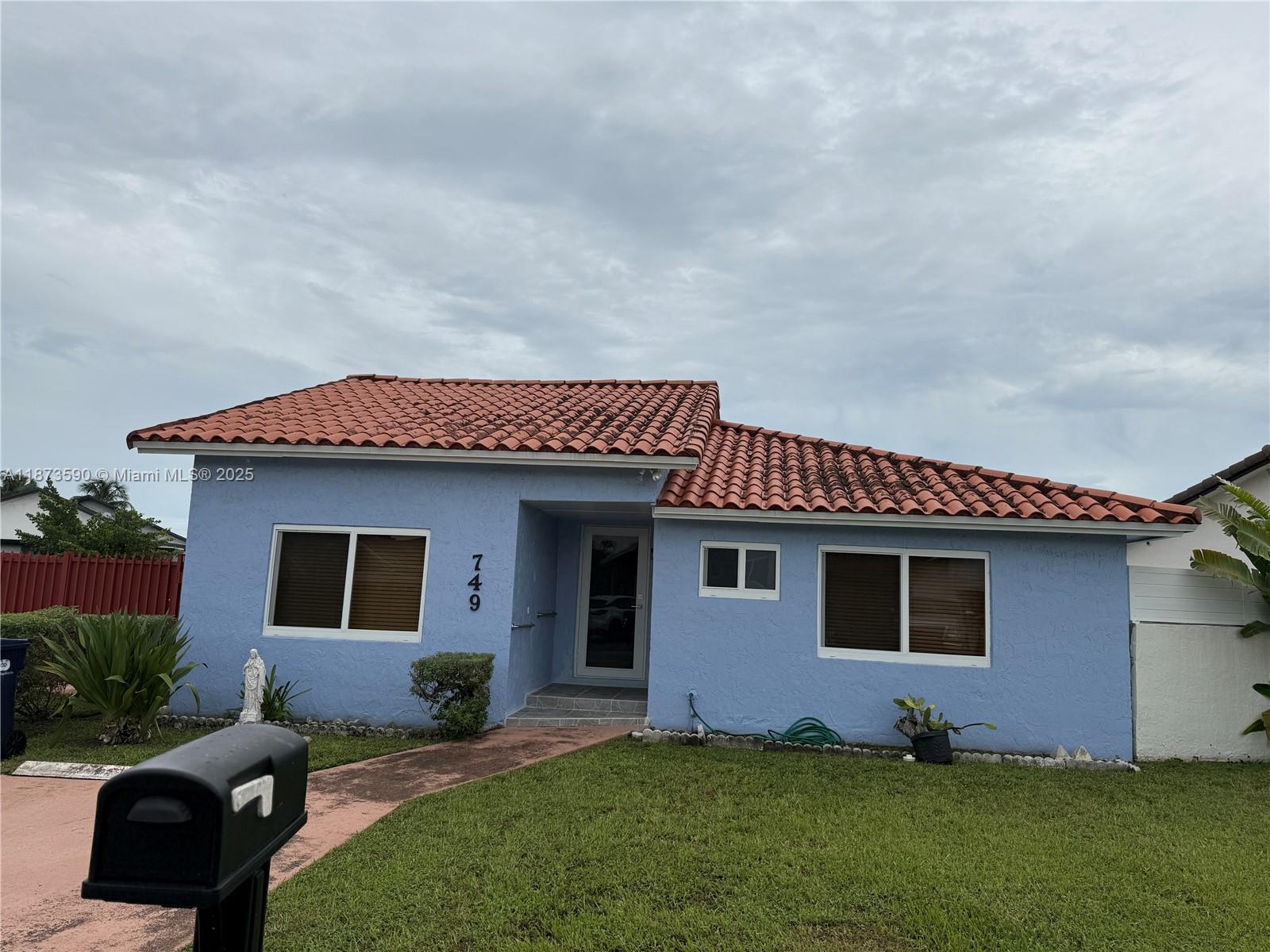 749 SW 99th Ct Cir, Miami FL 33174