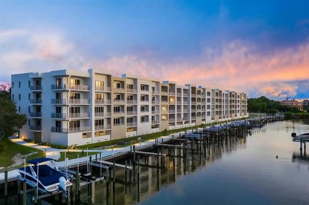 1709 N TAMIAMI TRAIL UNIT 425