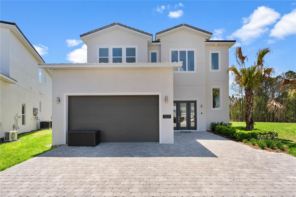 2121 PINE OAK LOOP