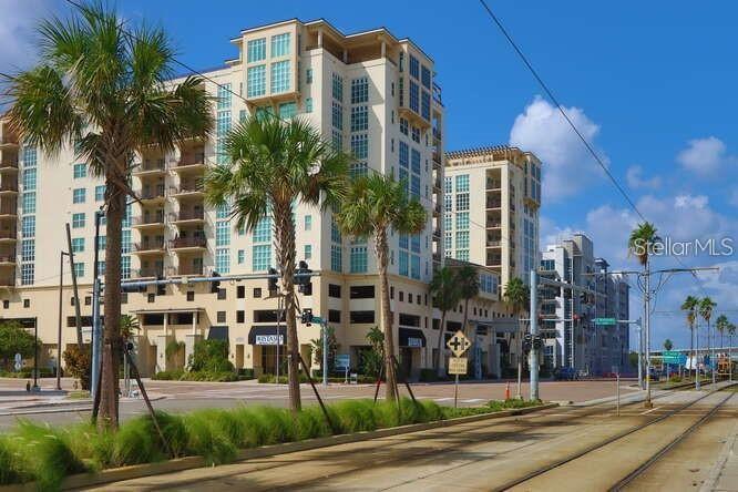 1227 E MADISON STREET UNIT 601