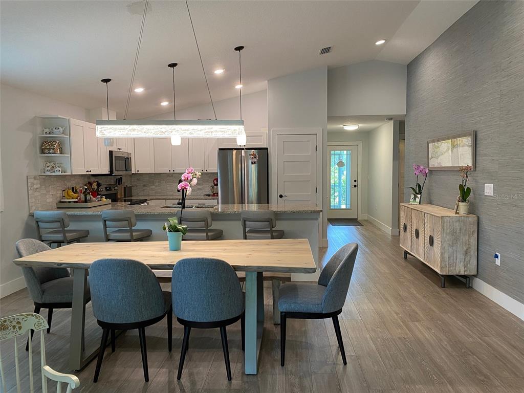 2933 MAIDEN LANE, SARASOTA, FL — photo 3 of 30