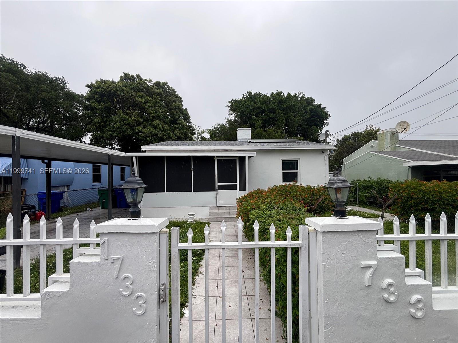 1733 NW 40th St, Miami FL 33142