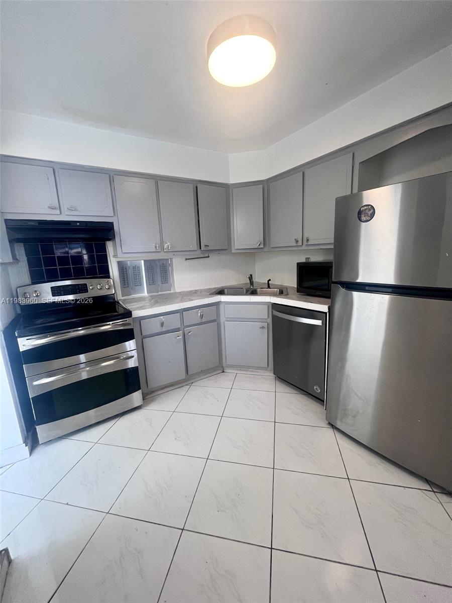 1540 NE 191st St # 321, Miami FL 33179