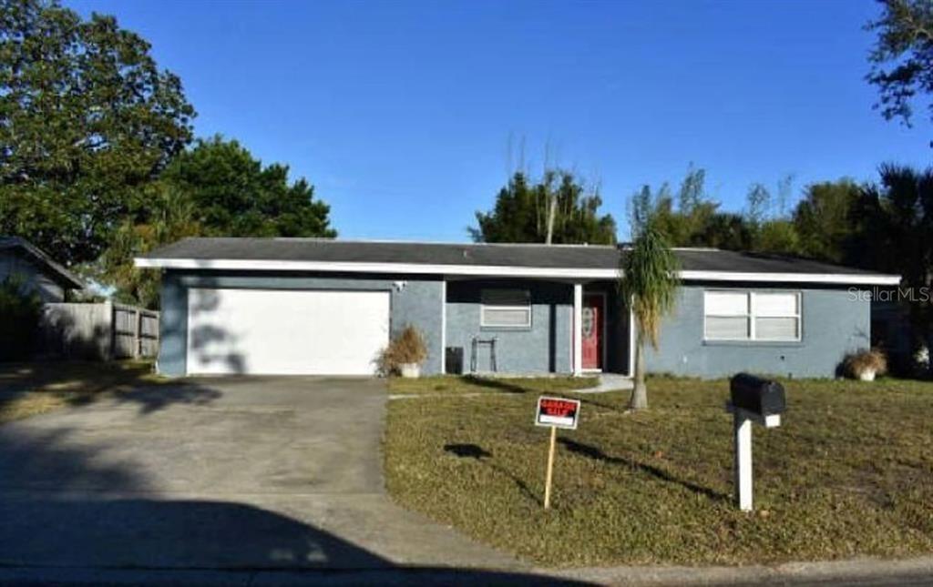 911 WOODMERE CIRCLE