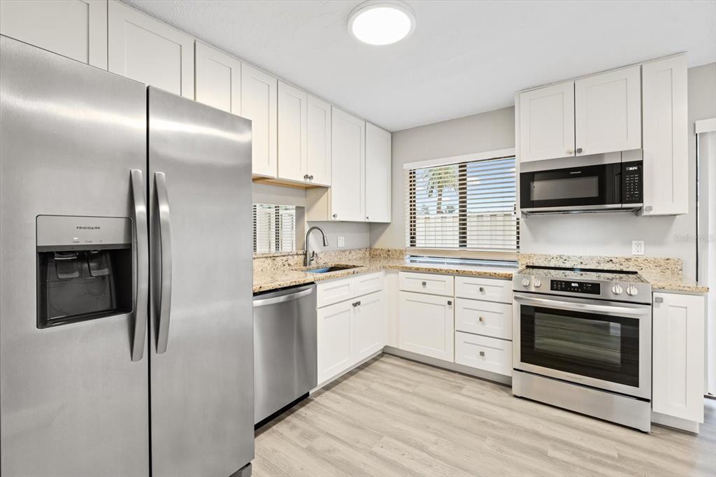 6401 PELICAN DRIVE UNIT 80A, BRADENTON, FL — photo 5 of 30
