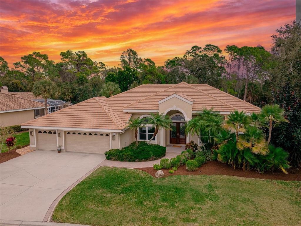 8432 WOODBRIAR DRIVE