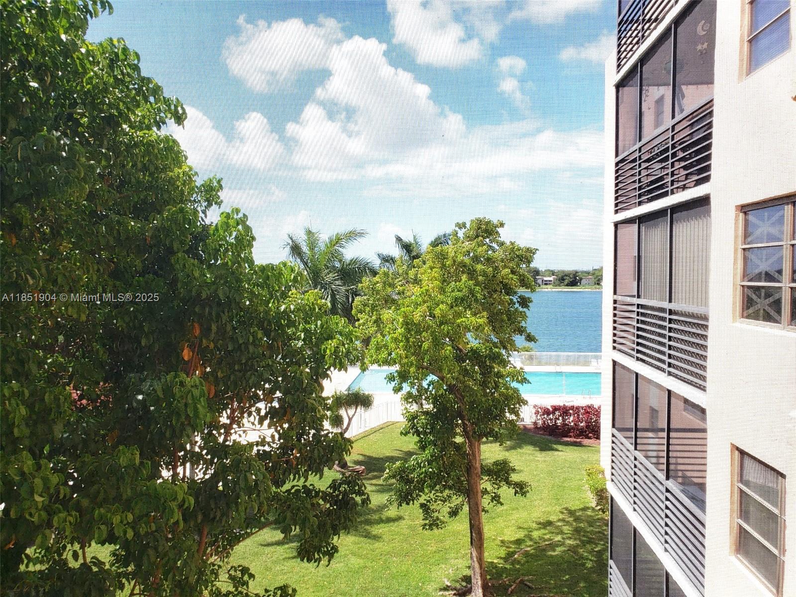 20840 San Simeon Way # 403, Miami FL 33179