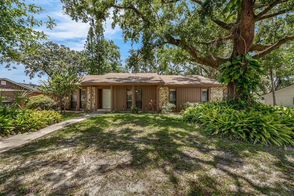 525 GARDEN HEIGHTS DRIVE
