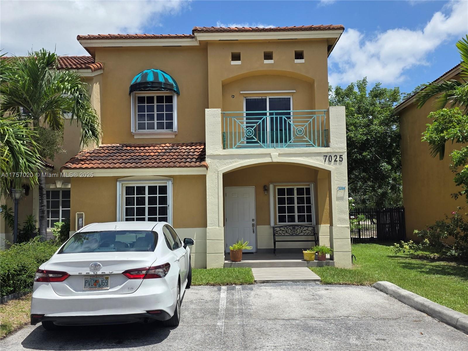 7025 NW 173rd Dr # 2208, Hialeah FL 33015