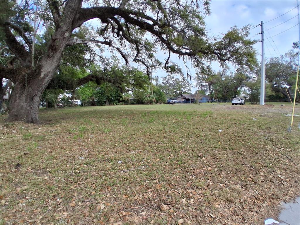 715 15TH STREET E, BRADENTON, FL — photo 2 of 4