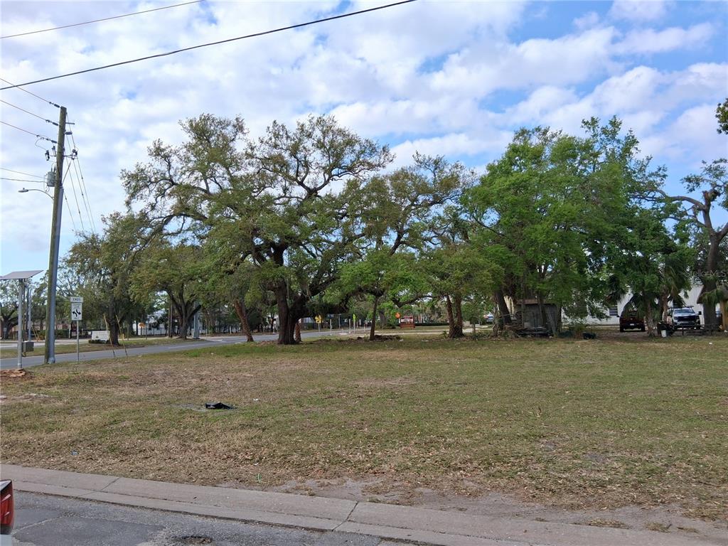 715 15TH STREET E, BRADENTON, FL — photo 3 of 4
