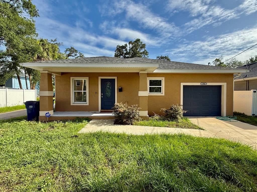 2904 E COLUMBUS DRIVE