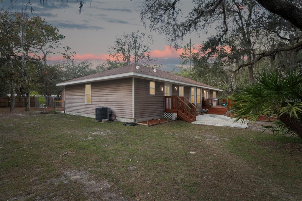 11185 CLEEVER STREET, WEEKI WACHEE, FL — photo 5 of 30