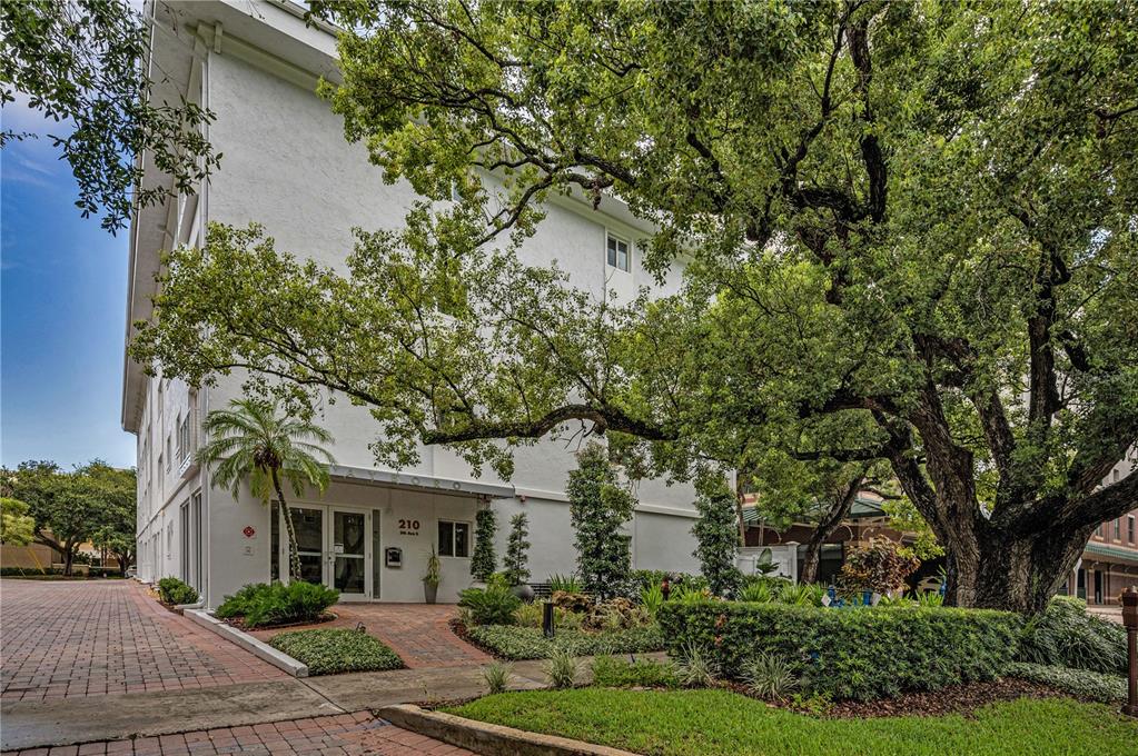 210 5TH AVENUE S UNIT 203