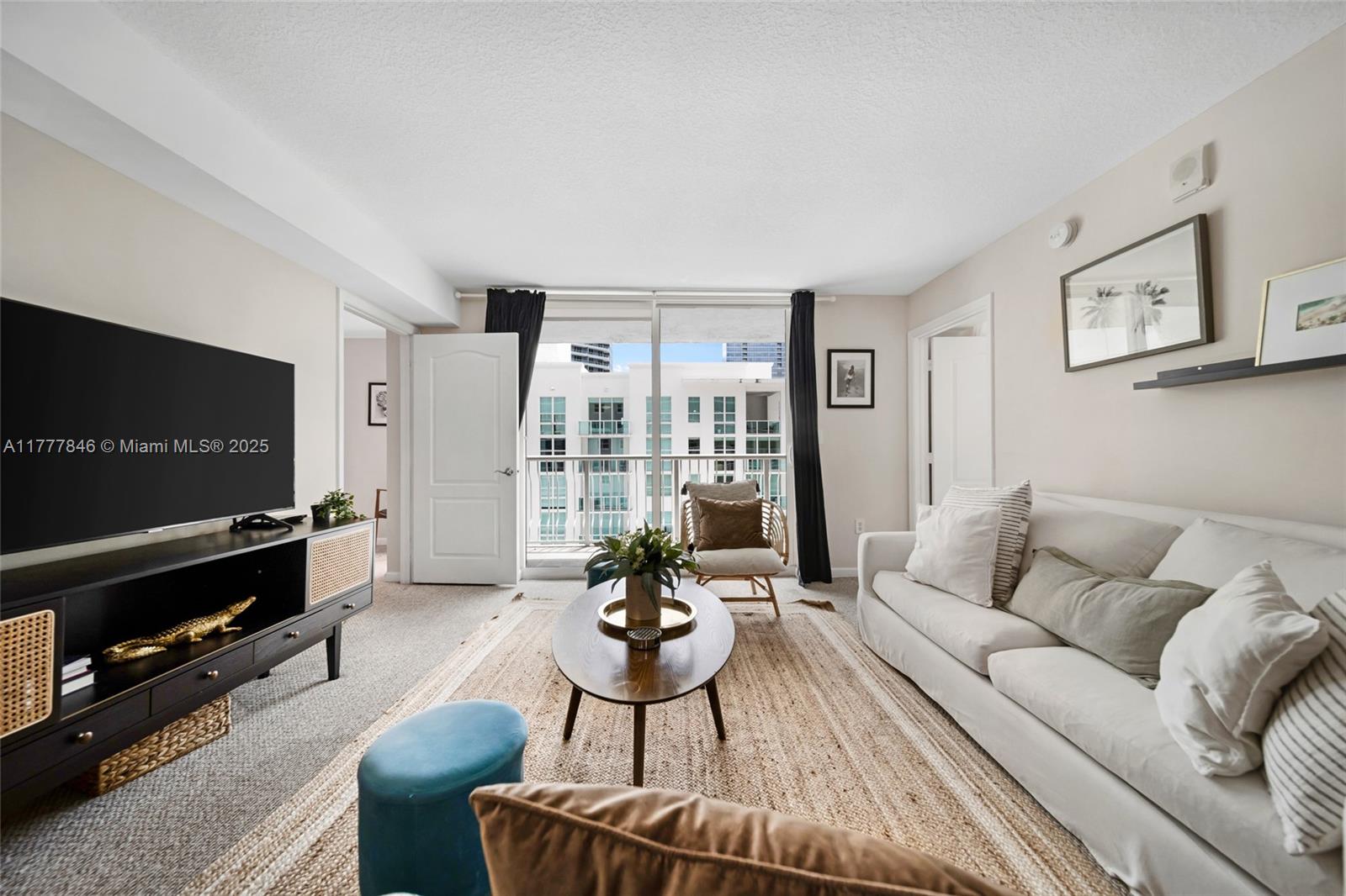 1200 Brickell Bay Dr # 2515, Miami FL 33131