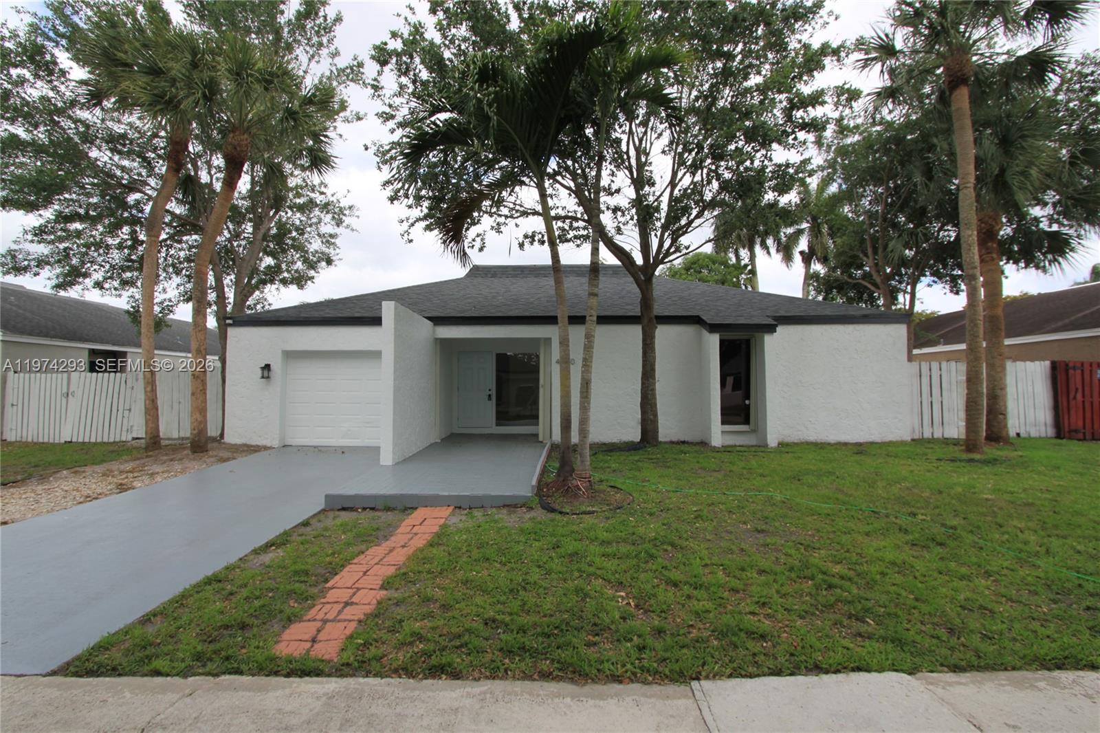 4940 SW 94th Way, Cooper City FL 33328