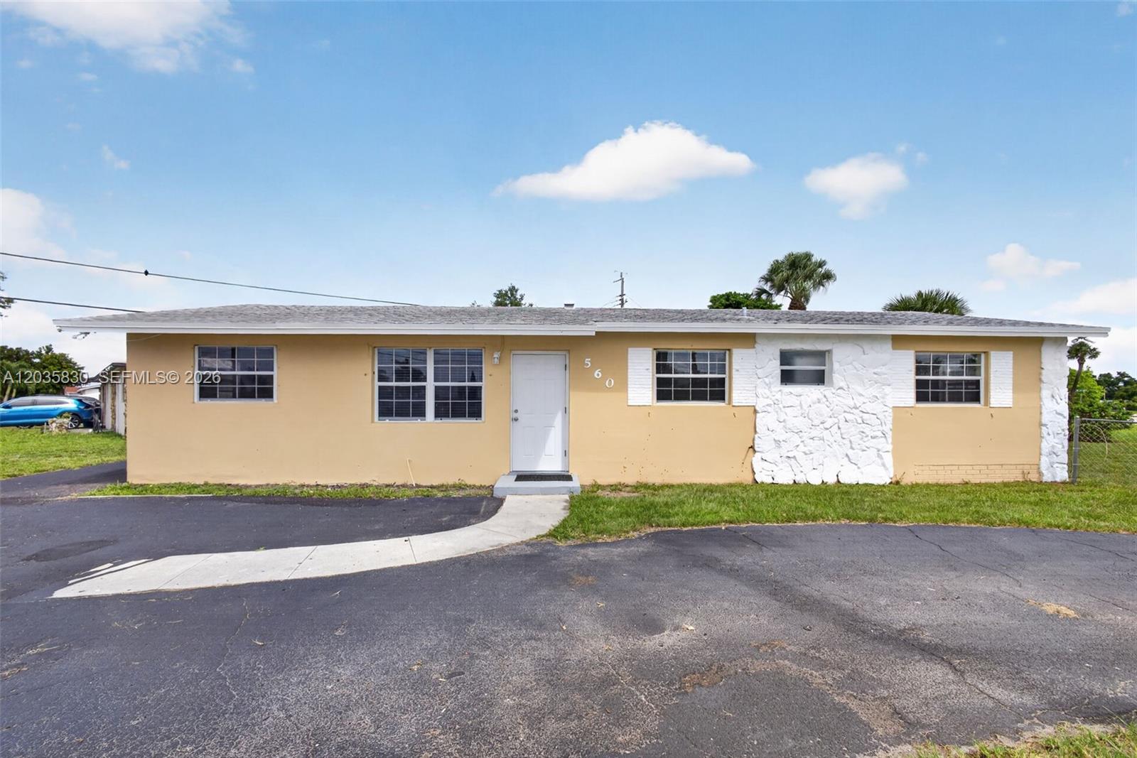 560 W 34th St, Riviera Beach FL 33404