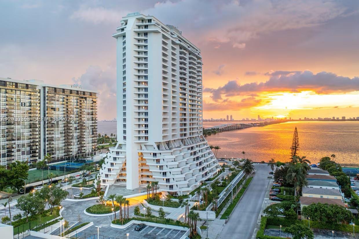 555 NE 34th St # 1601, Miami FL 33137