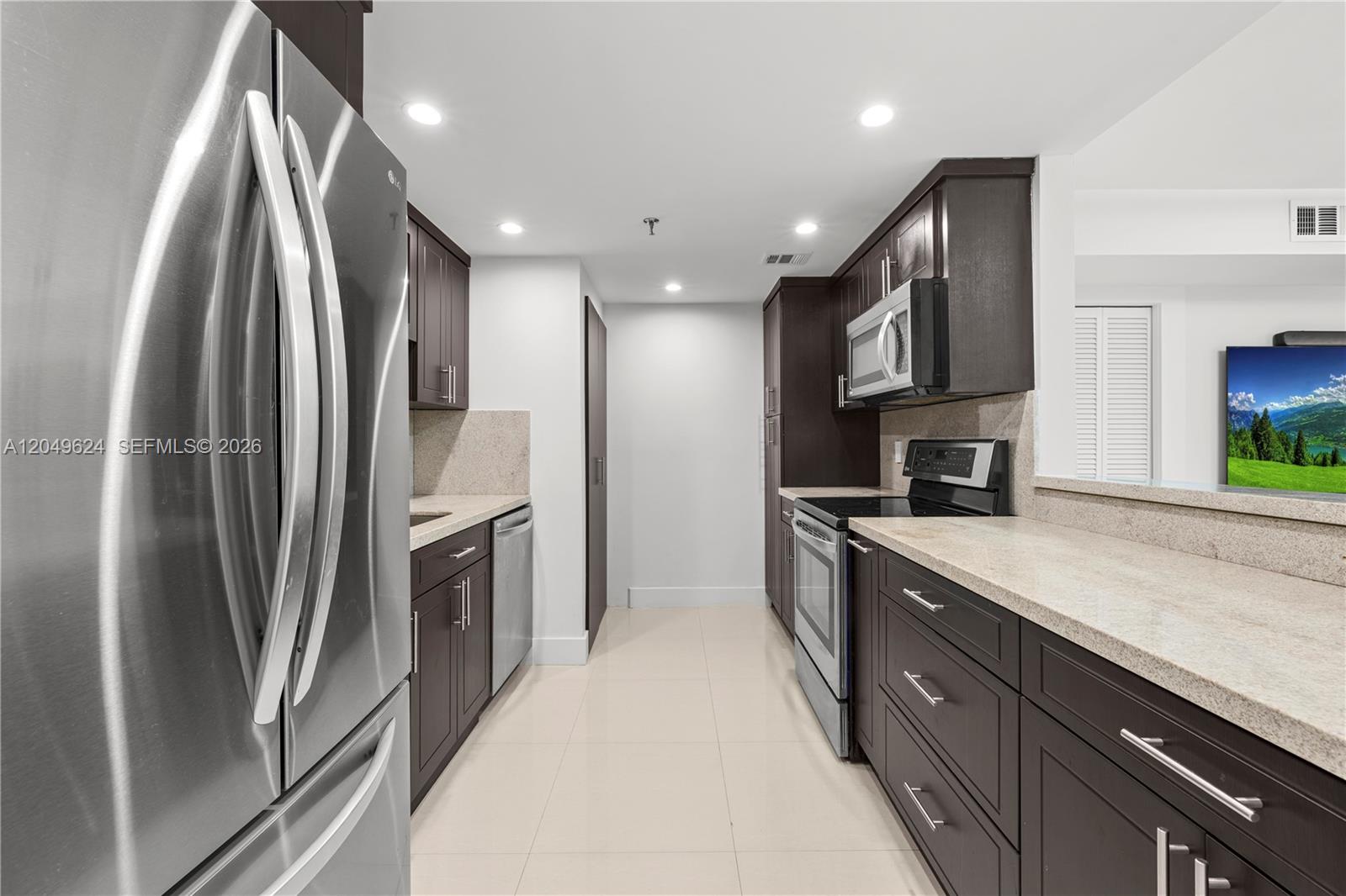 2457 Collins Ave # 307, Miami Beach FL 33140