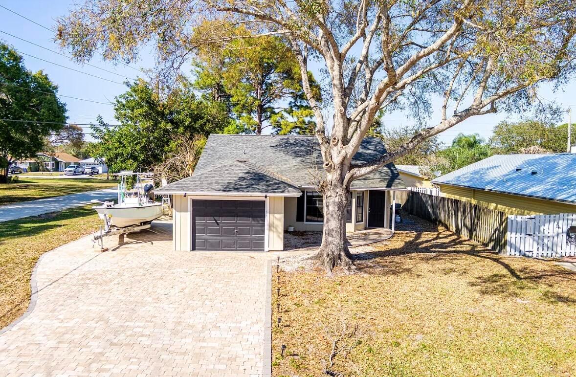 2890 1st Place, Vero Beach FL 32968