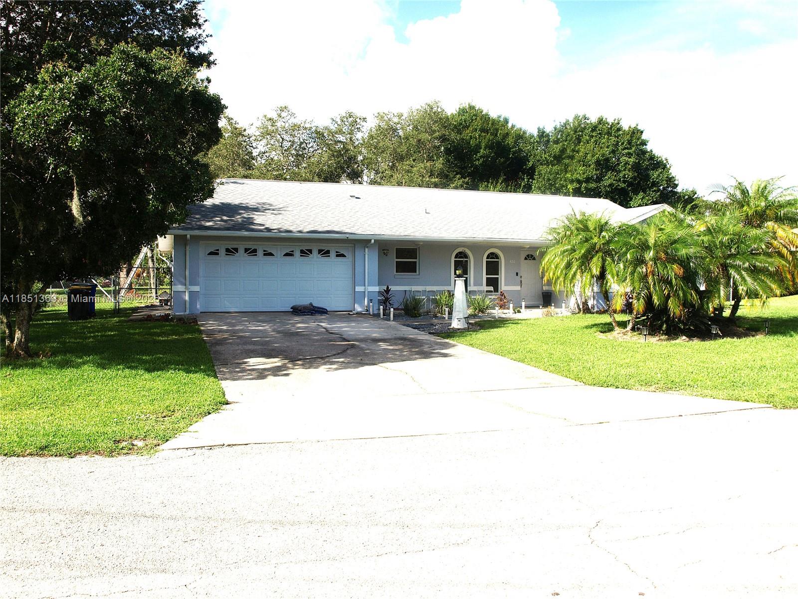 426 Foxdale Rd, Lake Placid FL 33852